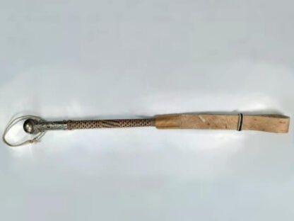 Rebenque con pomo en plata y oro